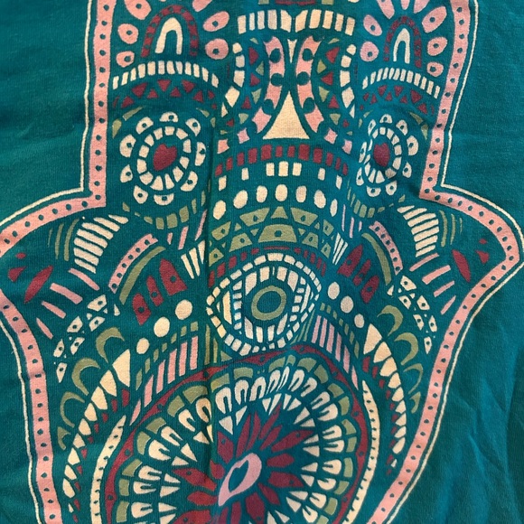 3 for $25!

Fifth Sun Teal Hamsa Graphic Tee size large - Picture 4 of 4